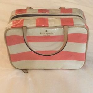 Plastic lined toiletries travel case